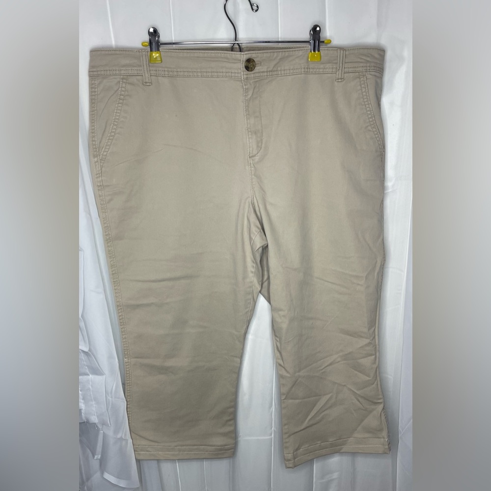 Old navy tan capri 18T bootcut